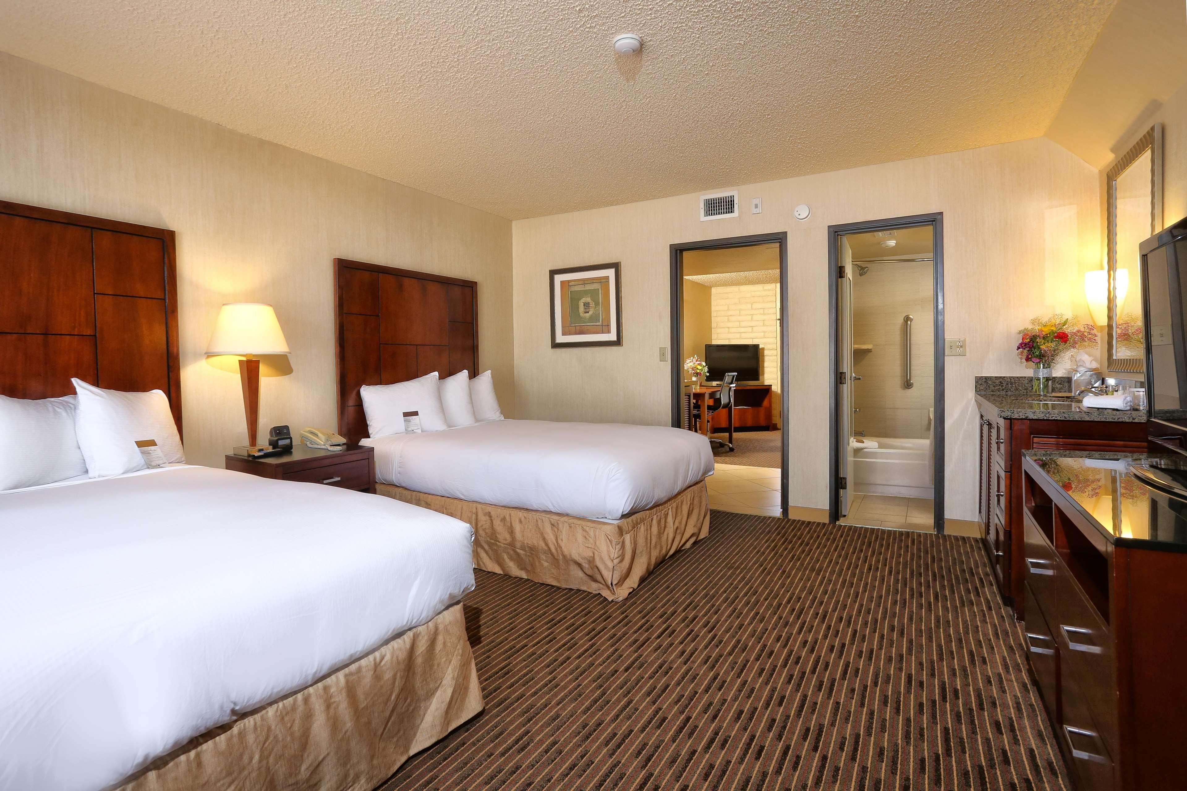 Doubletree Suites By Hilton Tucson Airport Bagian luar foto