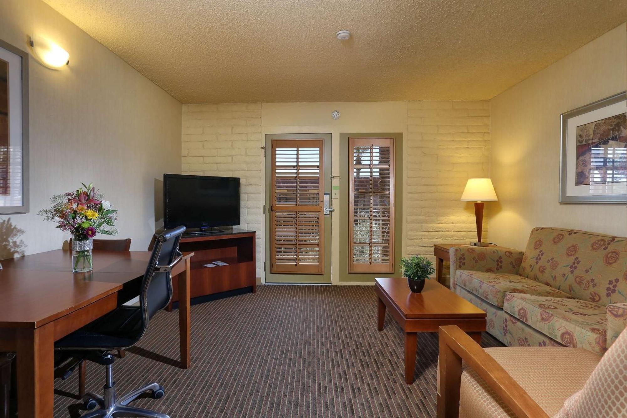 Doubletree Suites By Hilton Tucson Airport Bagian luar foto